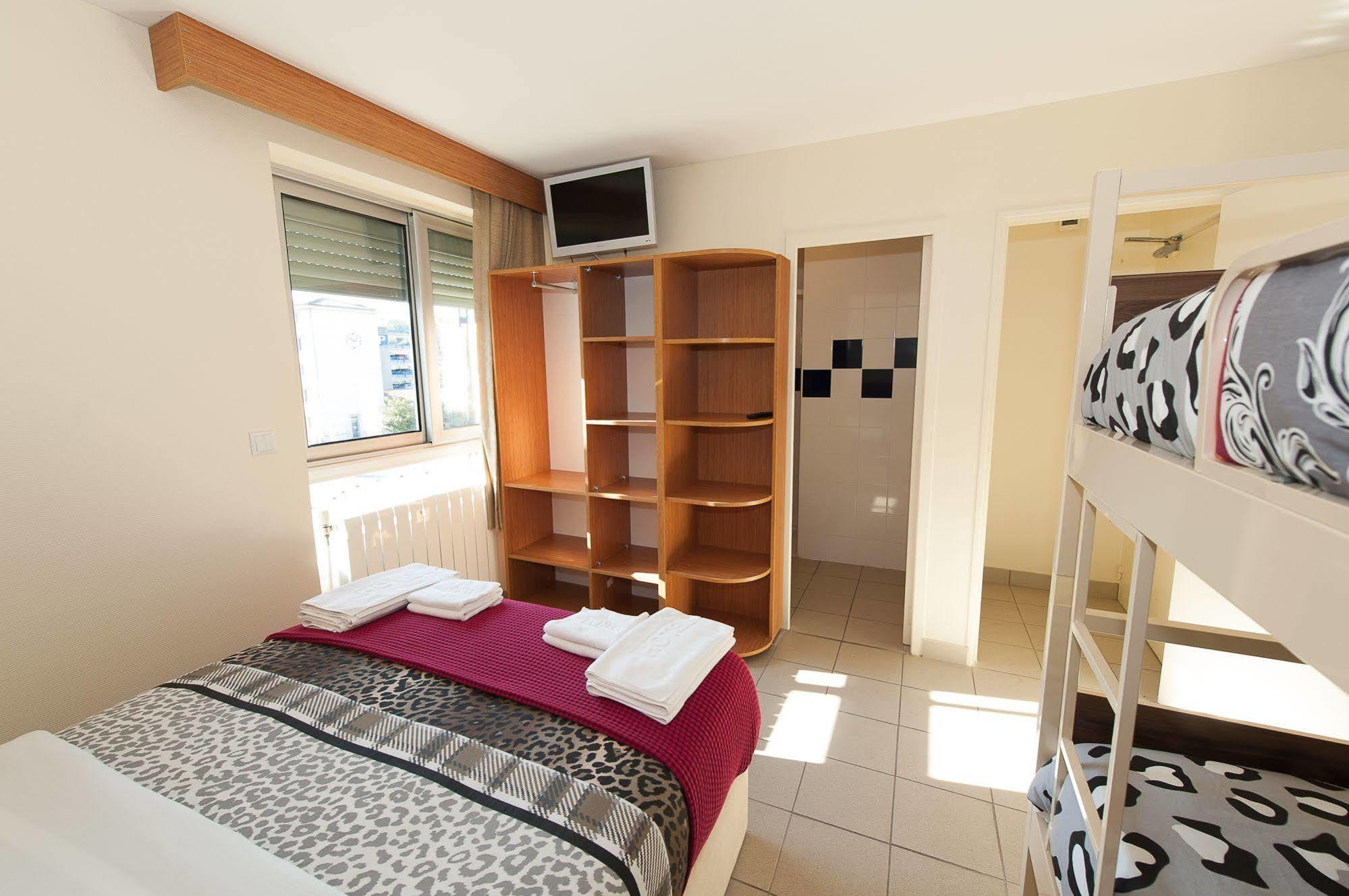 Helios Hotel Poitiers Zewnętrze zdjęcie