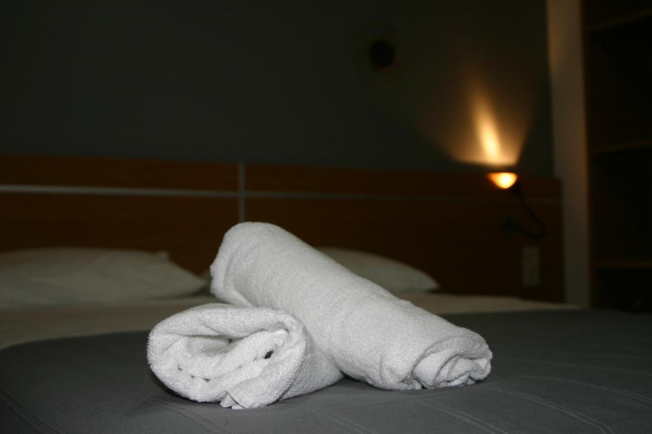 Helios Hotel Poitiers Zewnętrze zdjęcie
